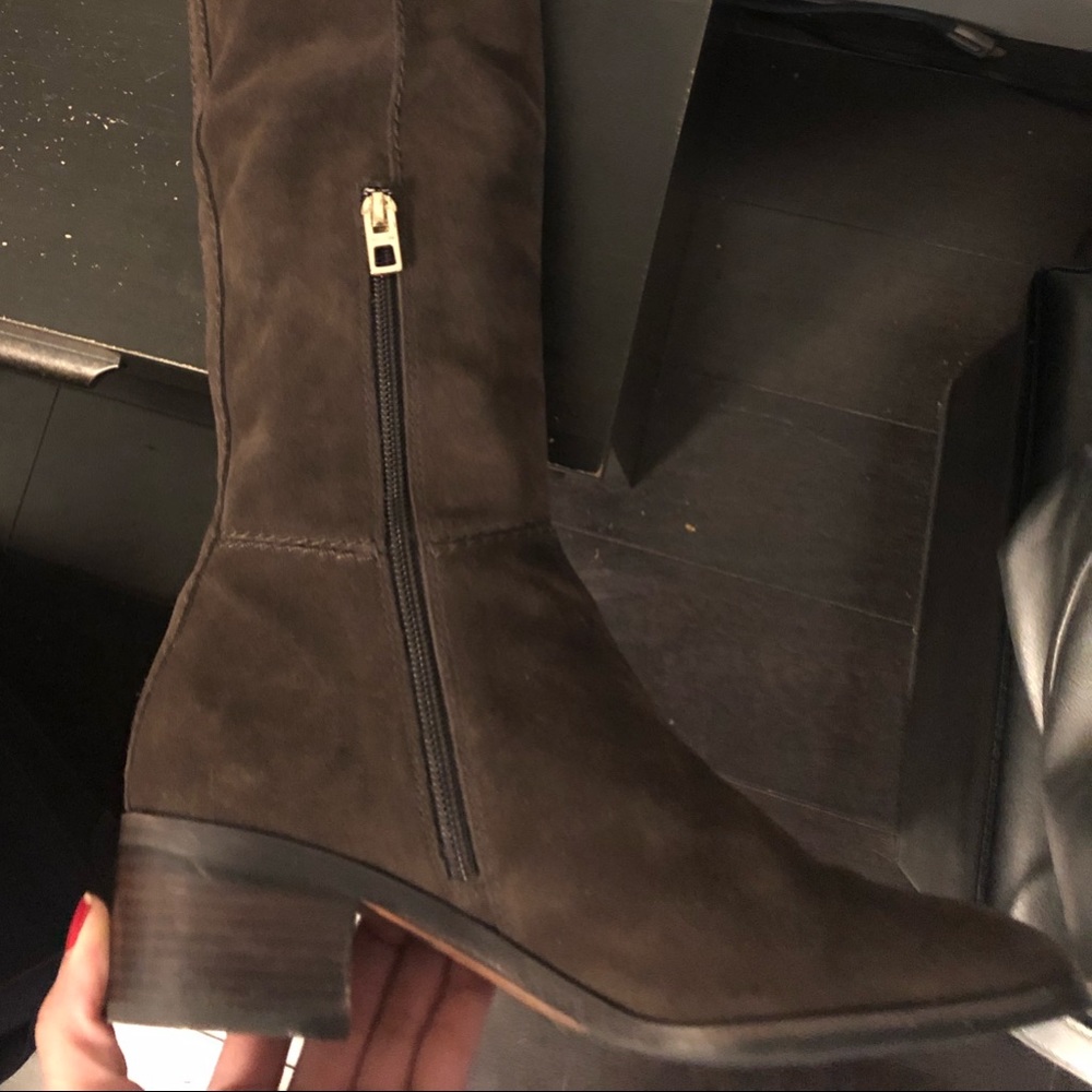 Leather coach boots, barely used perfect condition - Picture 2 of 4
